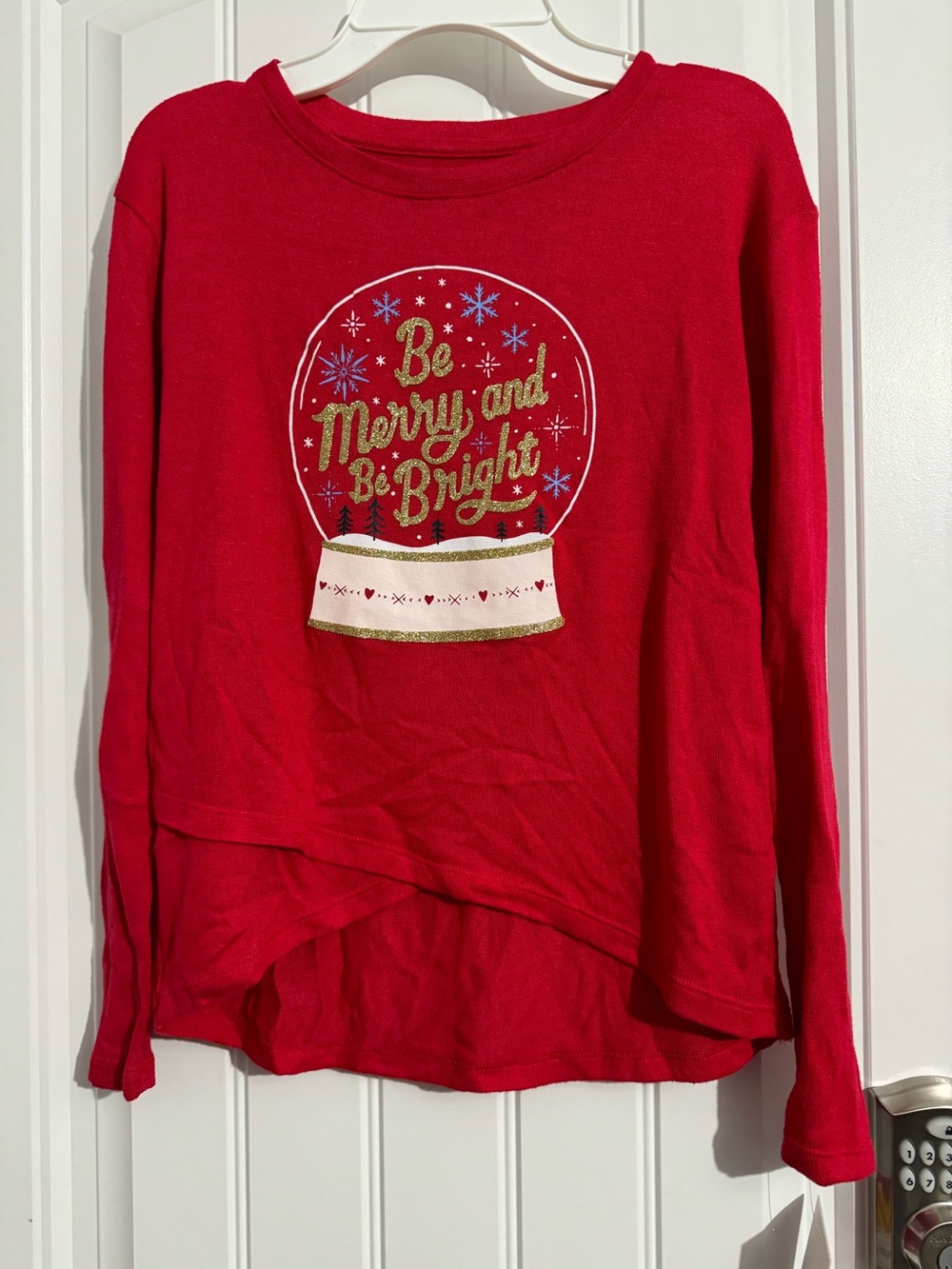Cute SO red long sleeve pullover shirt snow globe Be Merry Be Bright glitter new